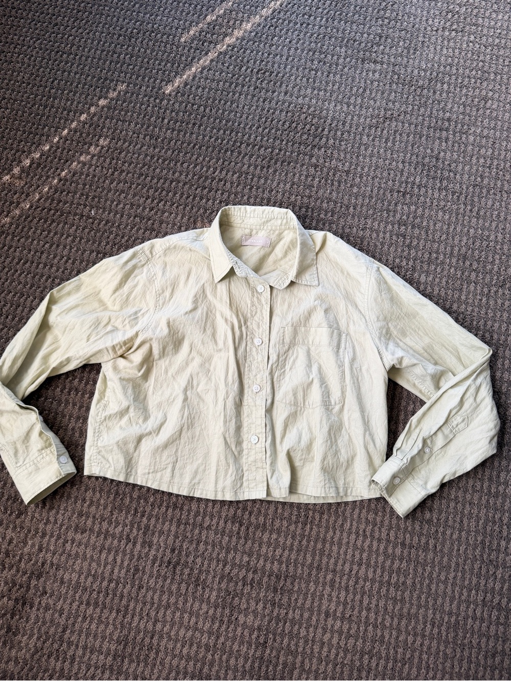 Everlane Way Short Shirt in Sage Green Silky Cotton - Picture 2 of 7